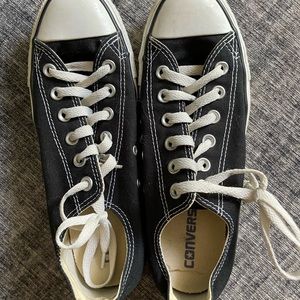 Womens size 8 converse!
